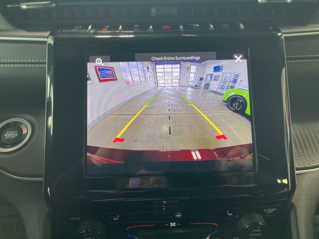 Used 2023 Jeep Grand Cherokee L Laredo image 23