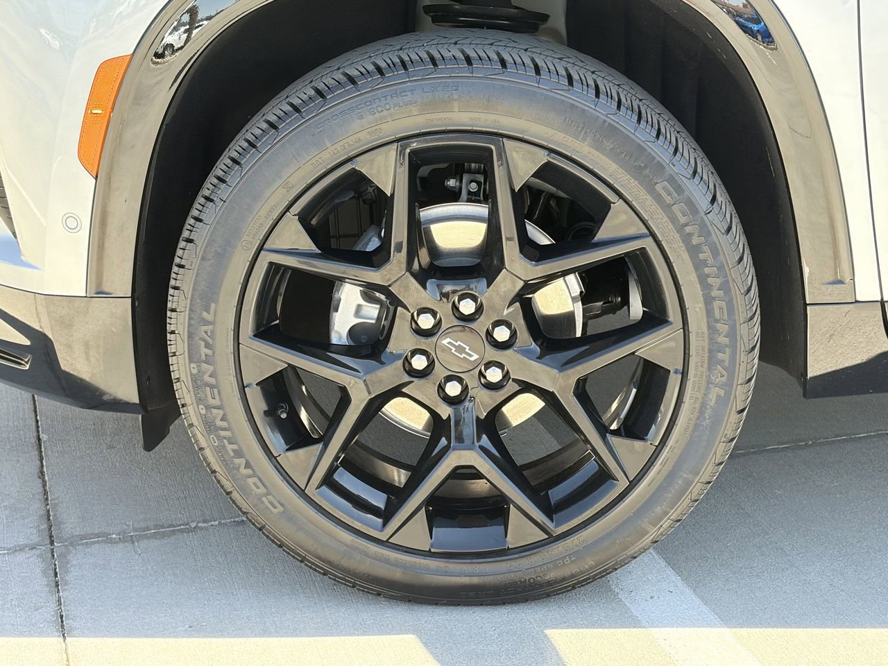 Used 2025 Chevrolet Traverse RS FWD image 9