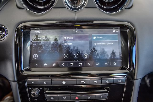 Used 2019 Jaguar XJ L Portfolio RWD image 19