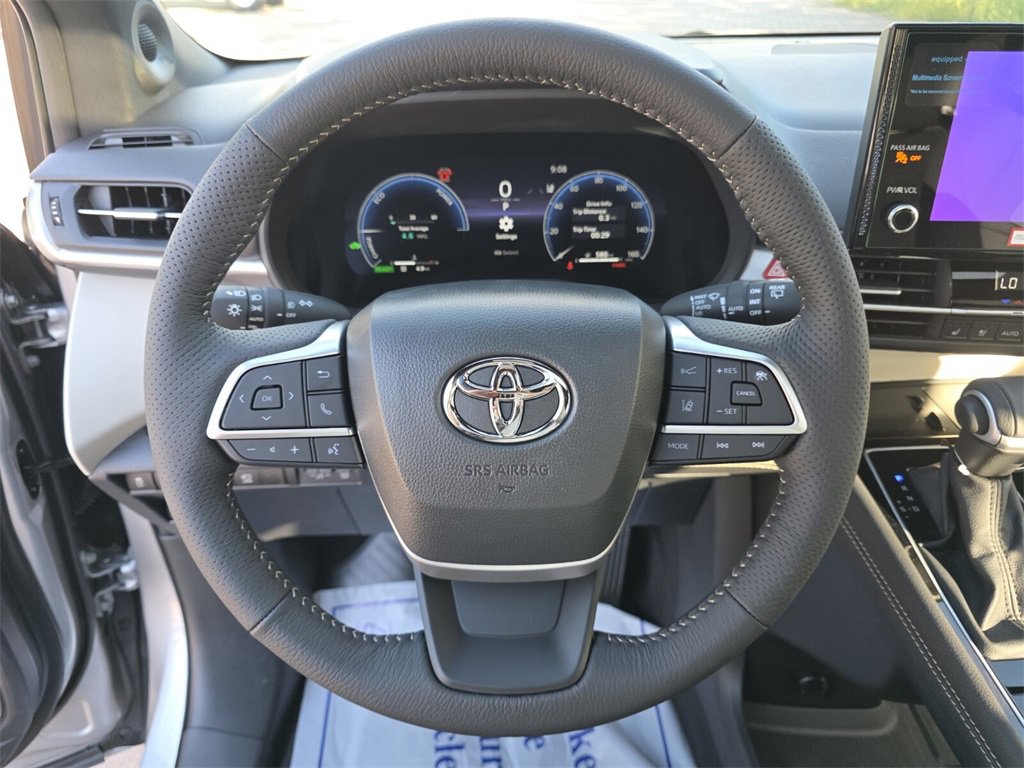 New 2025 Toyota Sienna Platinum image 30