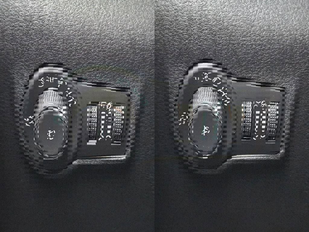 New 2025 Jeep Compass Limited w/ Sun & Sound Group image 21