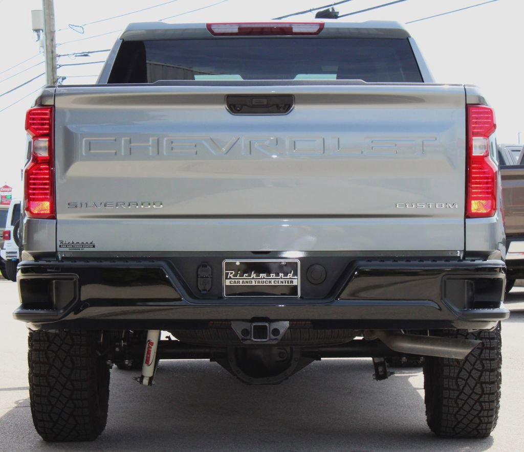 Used 2025 Chevrolet Silverado 1500 Custom Trail Boss AWD/4WD image 17