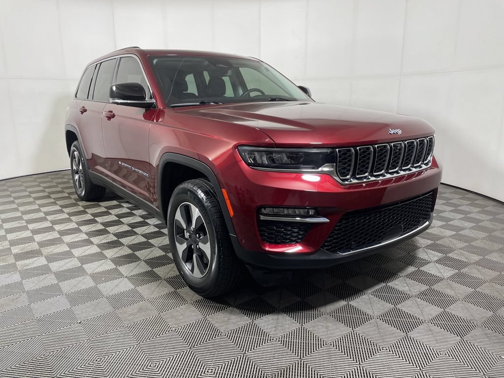Used 2022 Jeep Grand Cherokee Limited 4xe w/ Luxury Tech Group II AWD/4WD image 2