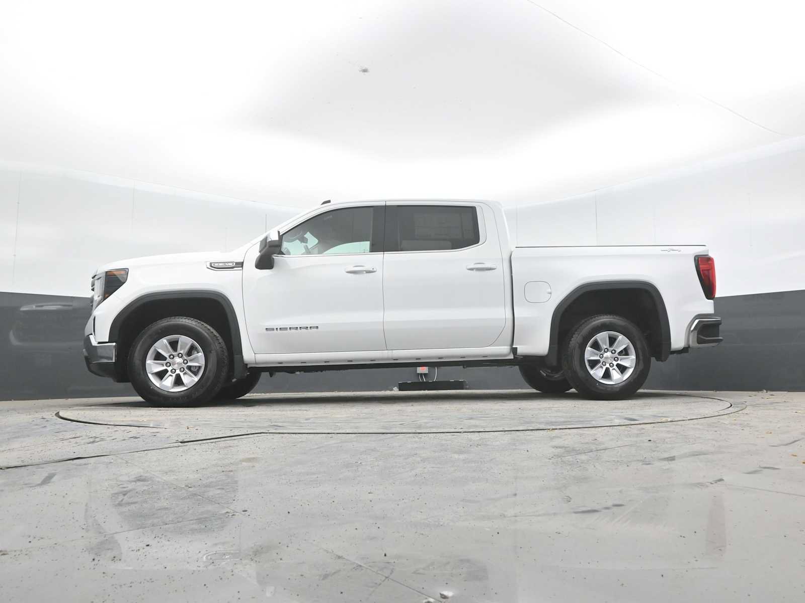 New 2026 GMC Sierra 1500 SLE w/ Preferred Package AWD/4WD image 39