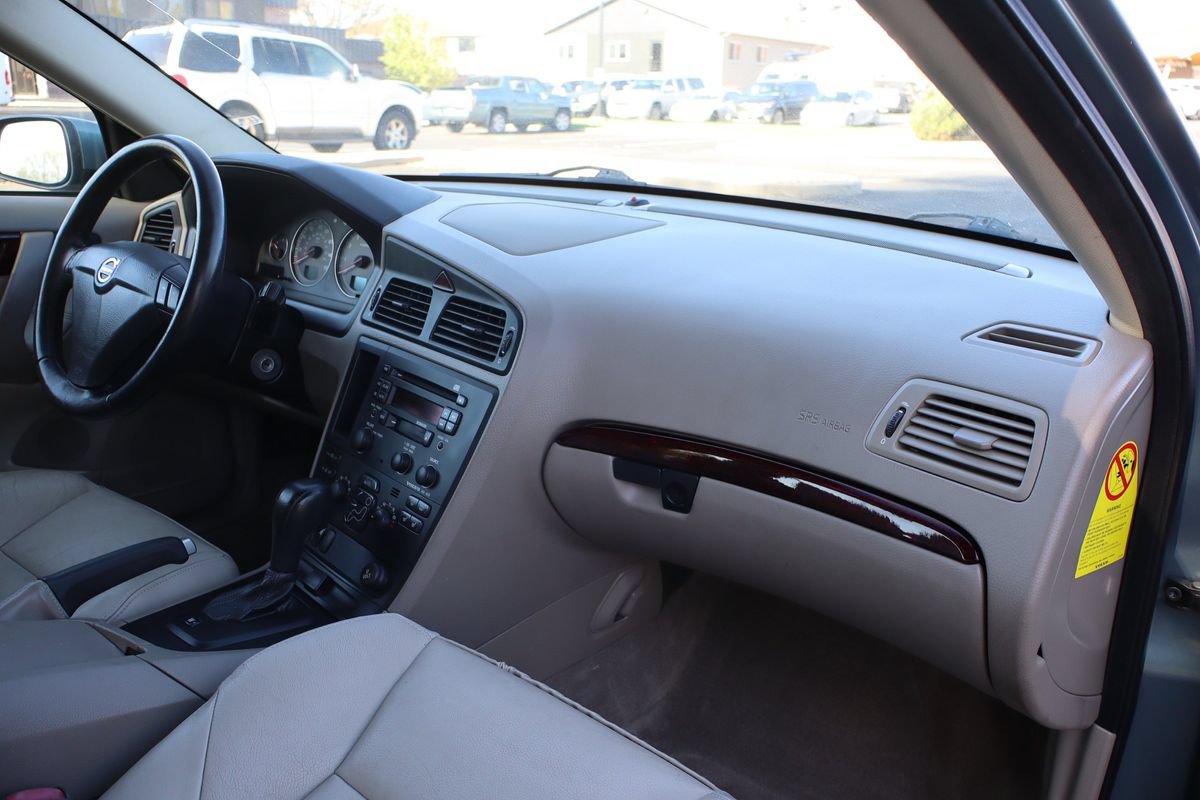 Used 2004 Volvo S60 2.5T AWD/4WD image 17