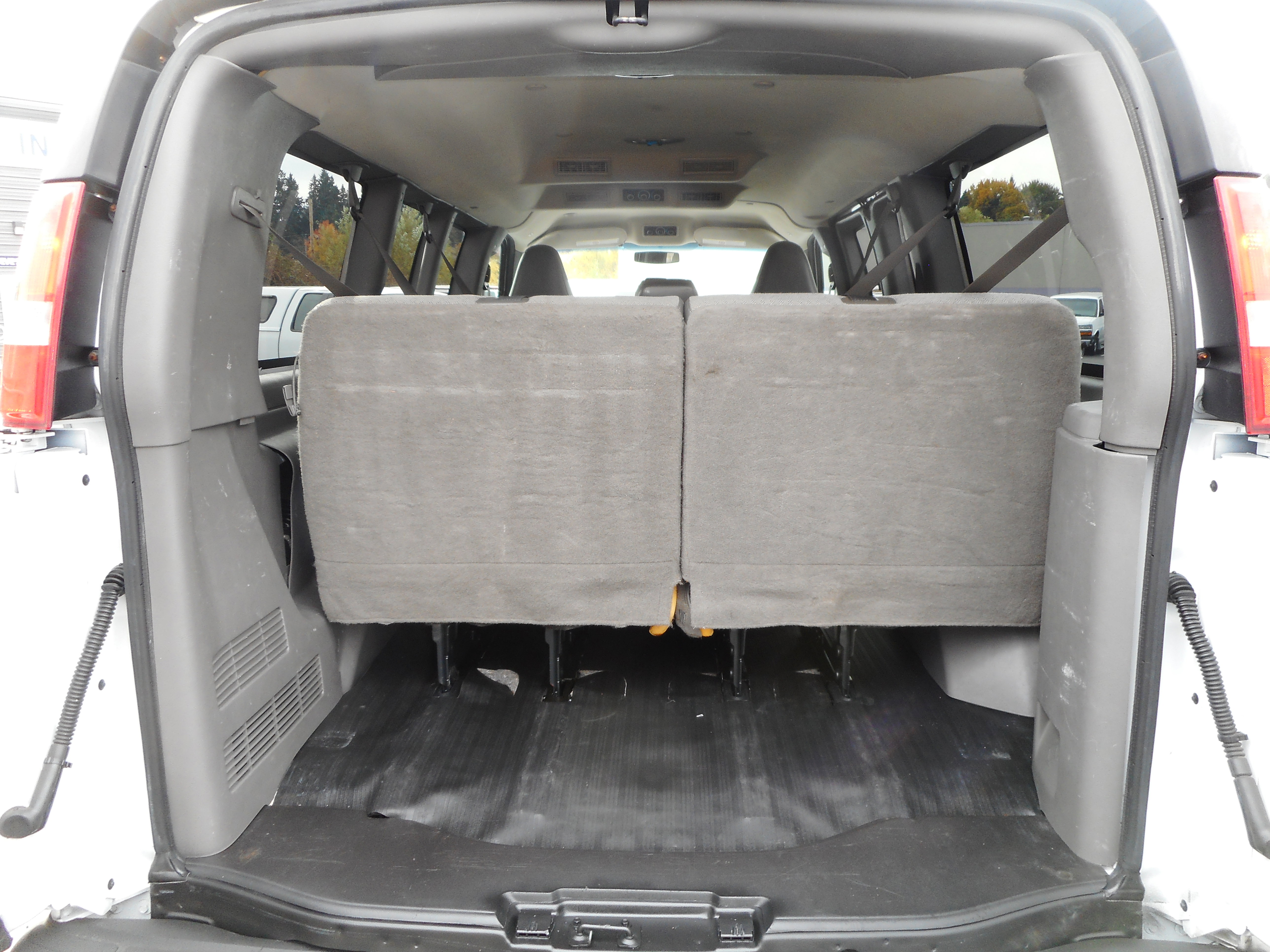Used 2017 Chevrolet Express 2500 LS RWD image 17