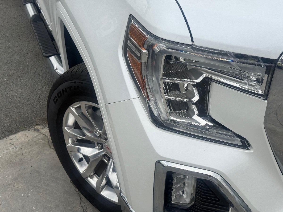 Used 2020 GMC Sierra 1500 SLT w/ Driver Alert Package II AWD/4WD image 3