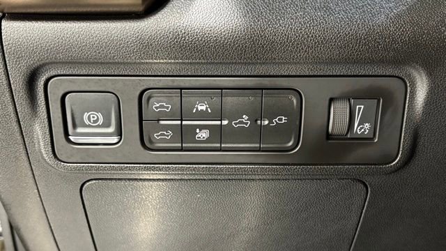 Used 2024 GMC Hummer EV 3X image 32