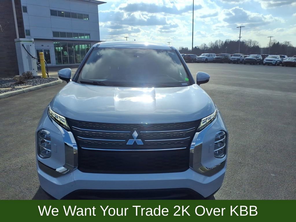 Used 2022 Mitsubishi Outlander ES AWD/4WD image 8