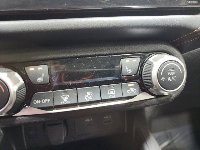 Used 2024 Nissan Versa SR image 31