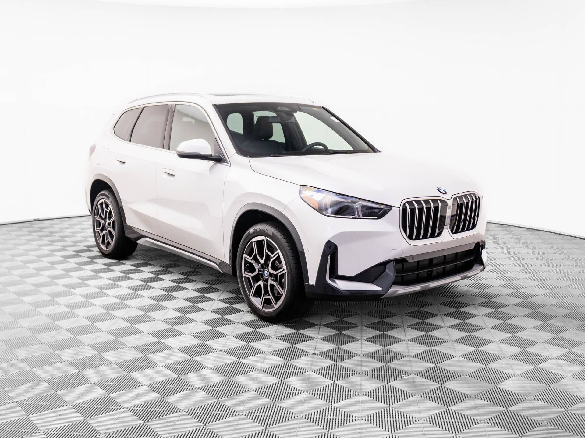 Certified 2026 BMW X1 xDrive28i w/ Convenience Package AWD/4WD image 8