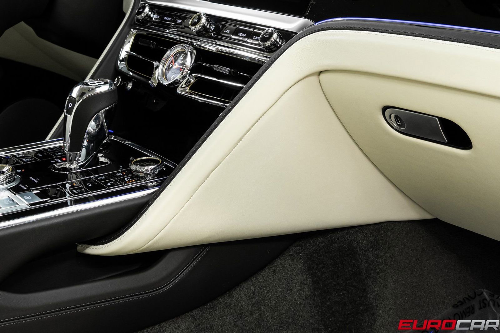 Used 2023 Bentley Flying Spur V8 AWD/4WD image 31