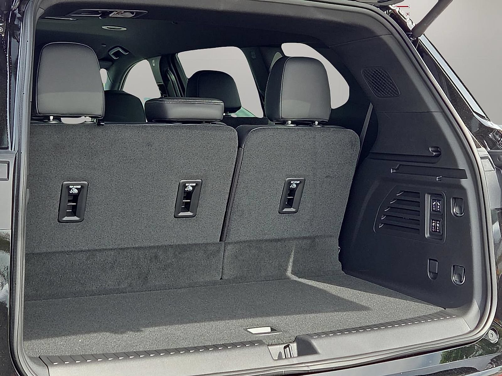 New 2026 Buick Enclave Sport Touring w/ Power Package FWD image 9