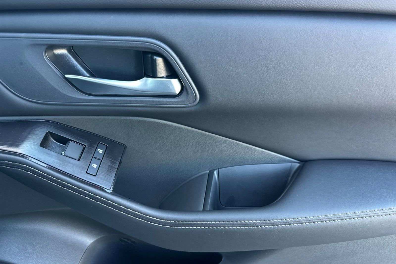 New 2026 Nissan Rogue SV image 21