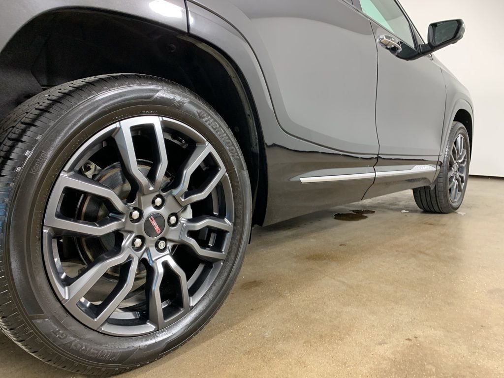 Used 2022 GMC Terrain Denali w/ Black Diamond Edition image 9