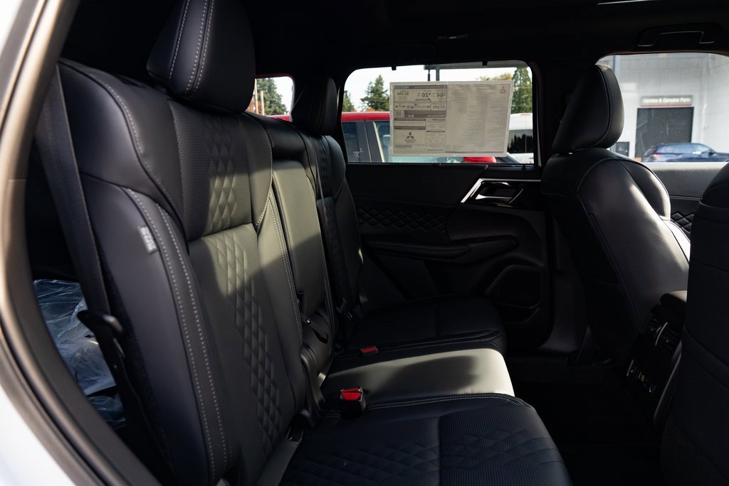 New 2025 Mitsubishi Outlander SEL Black Edition image 22