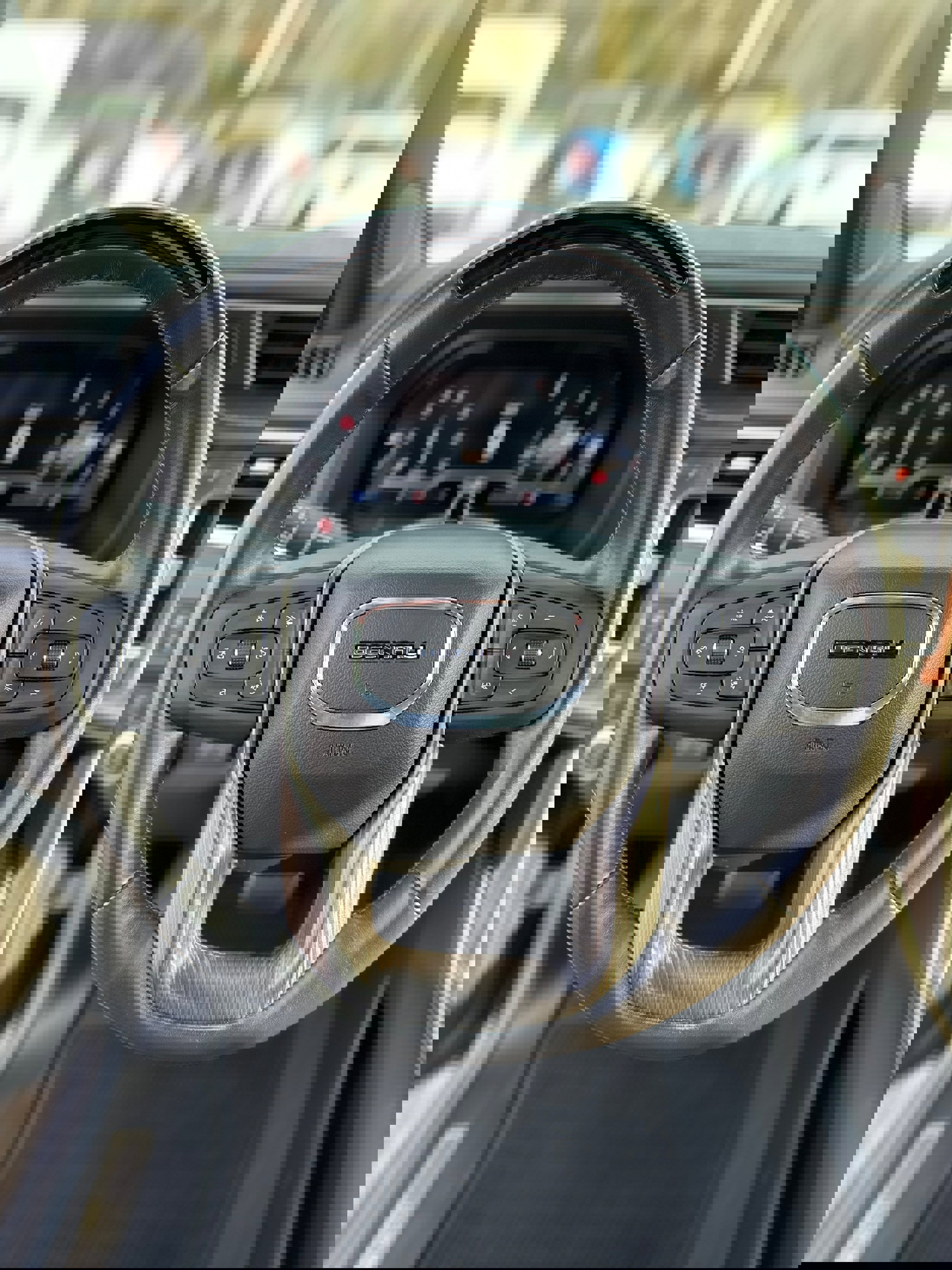 Used 2023 GMC Yukon XL Denali Ultimate AWD/4WD image 13