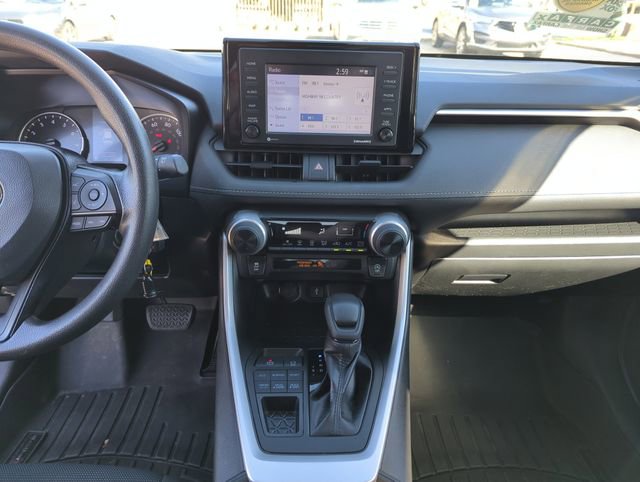 Used 2021 Toyota RAV4 LE image 24