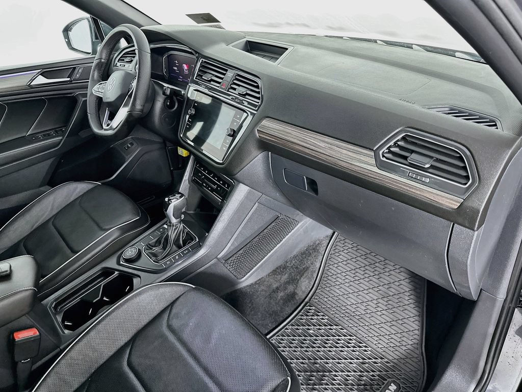 Used 2022 Volkswagen Tiguan SEL R-Line AWD/4WD image 31