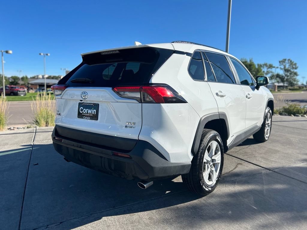 Used 2025 Toyota RAV4 XLE AWD/4WD image 5