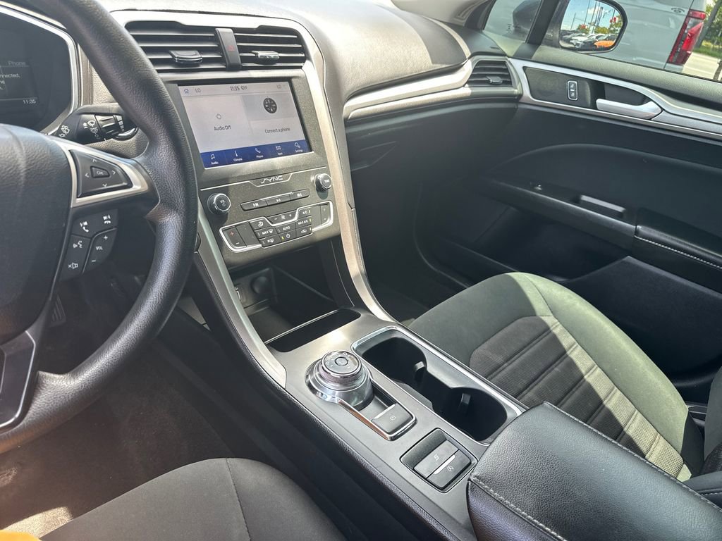 Certified 2020 Ford Fusion SE FWD image 29
