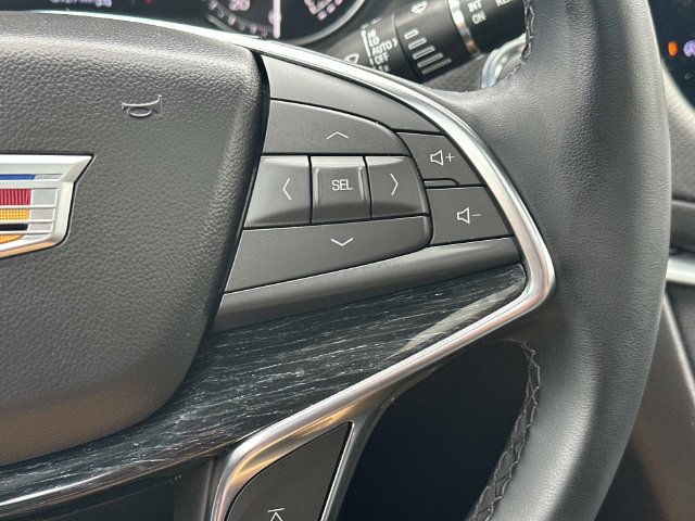 Certified 2025 Cadillac XT5 Premium Luxury w/ LPO, Floor Liner Package AWD/4WD image 26