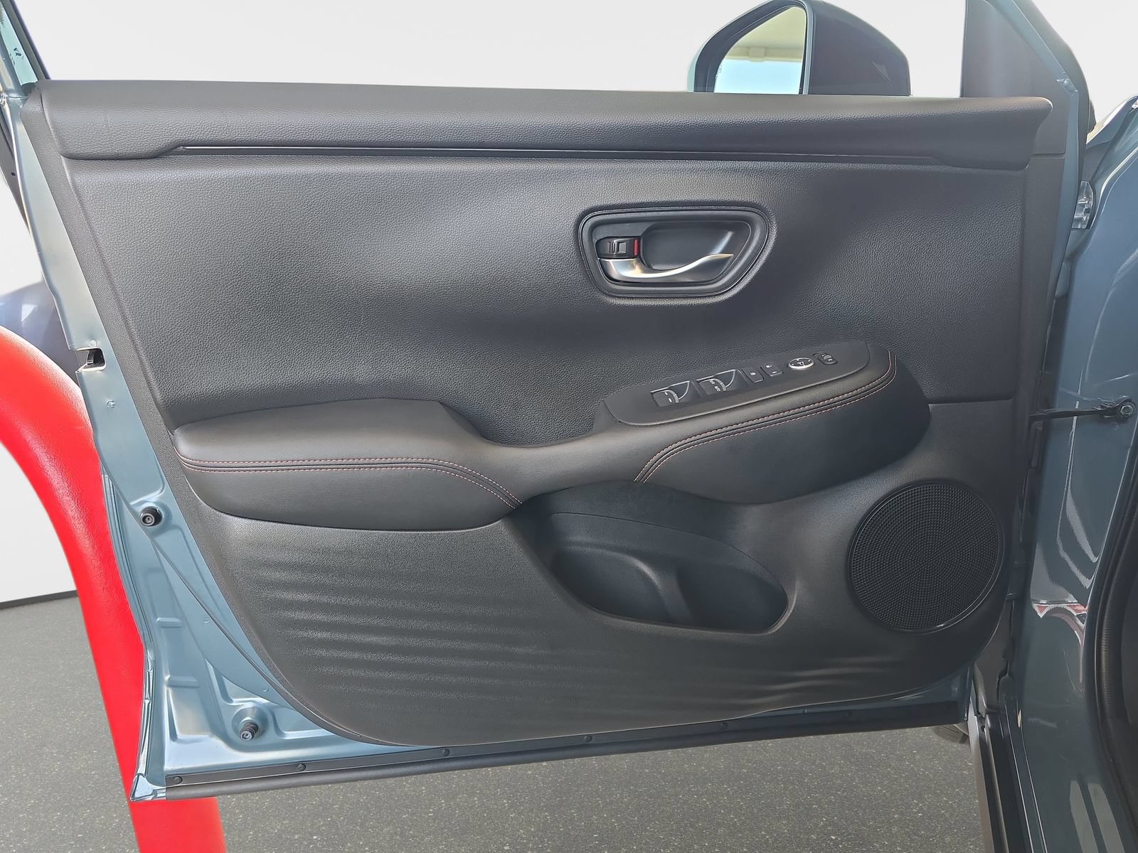 Certified 2025 Honda HR-V Sport image 24
