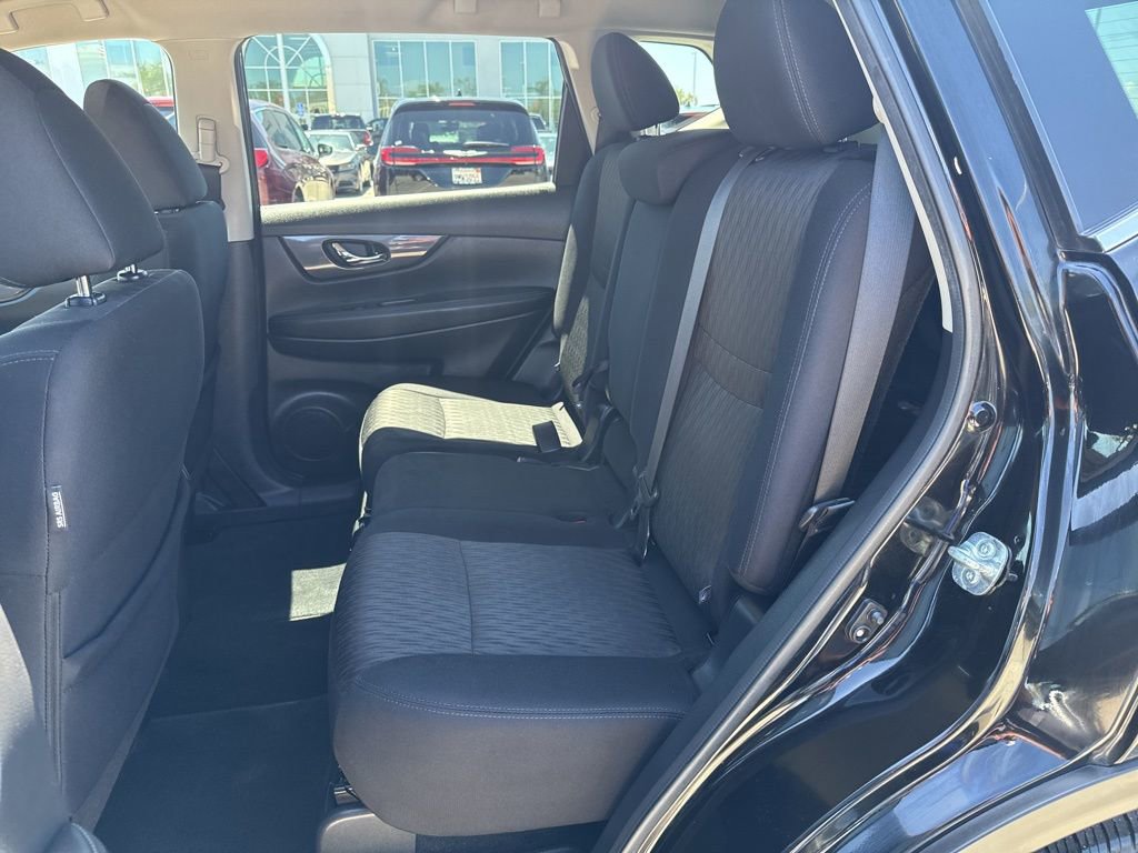 Used 2020 Nissan Rogue SV image 22