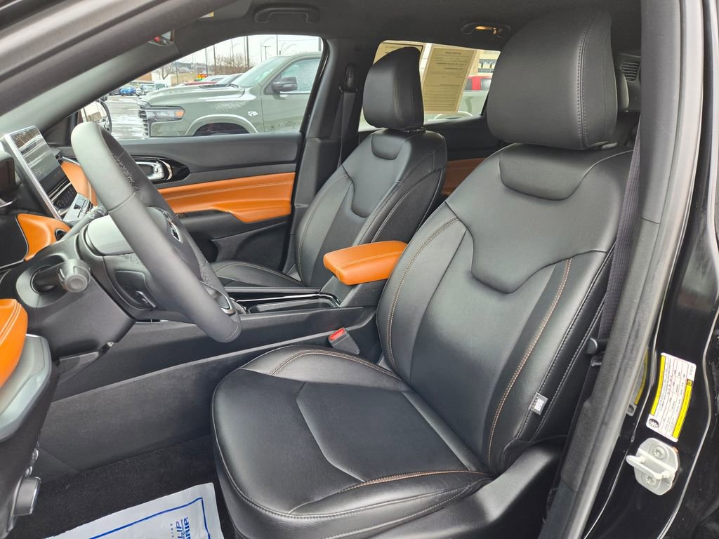 Used 2024 Jeep Compass Limited image 17