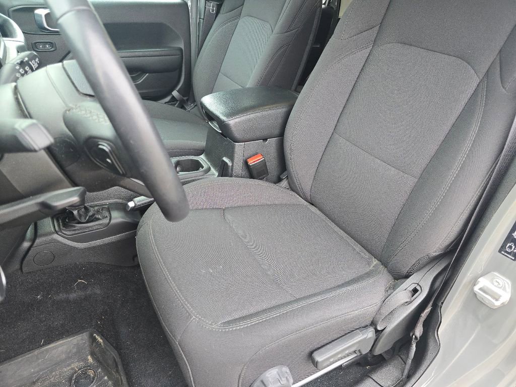 Used 2023 Jeep Wrangler Sport S image 21
