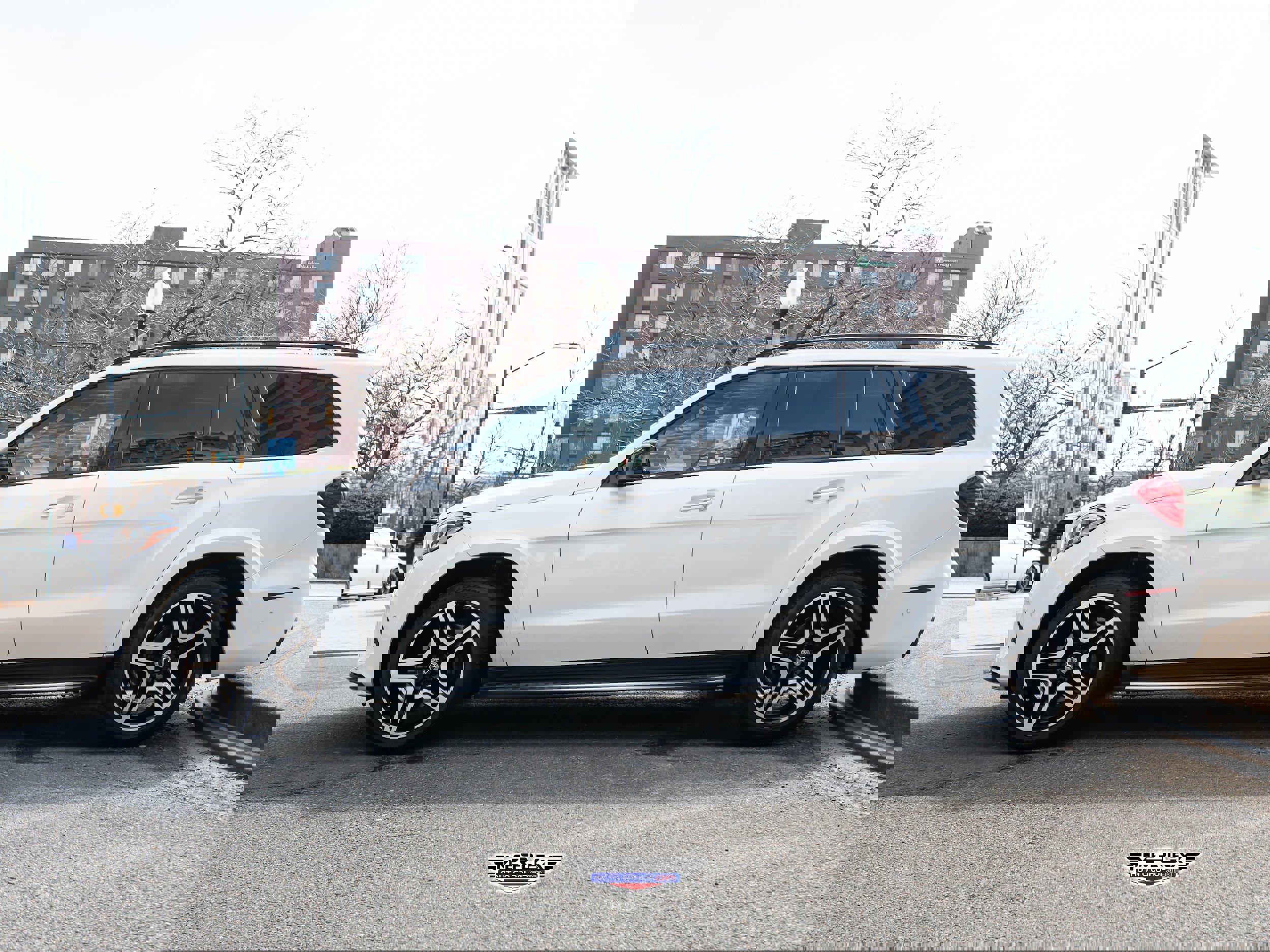 Used 2017 Mercedes-Benz GLS 550 4MATIC image 4