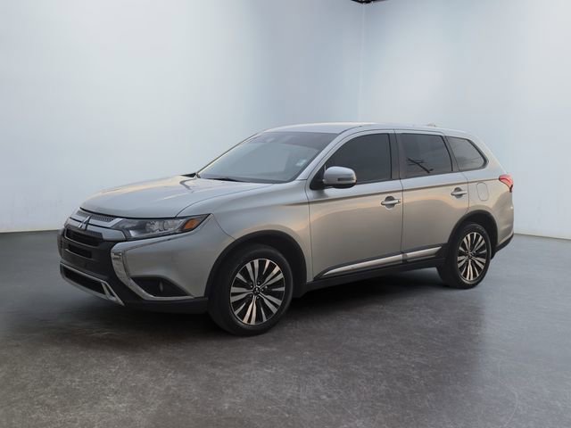 Used 2020 Mitsubishi Outlander SE image 1