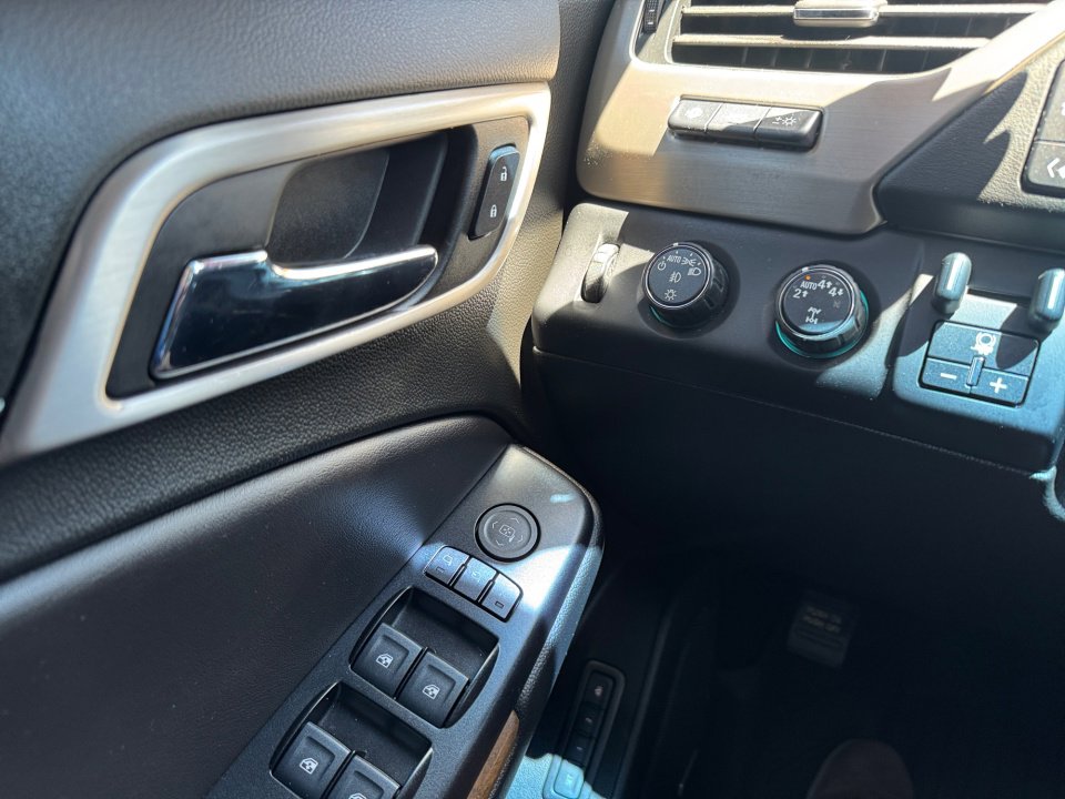 Used 2019 GMC Yukon Denali w/ Open Road Package AWD/4WD image 35