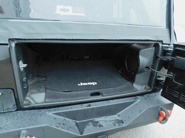 Used 2012 Jeep Wrangler Unlimited Sahara w/ Connectivity Group image 29