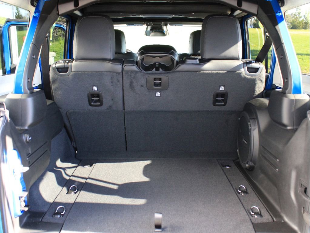 New 2026 Jeep Wrangler Sahara AWD/4WD image 34