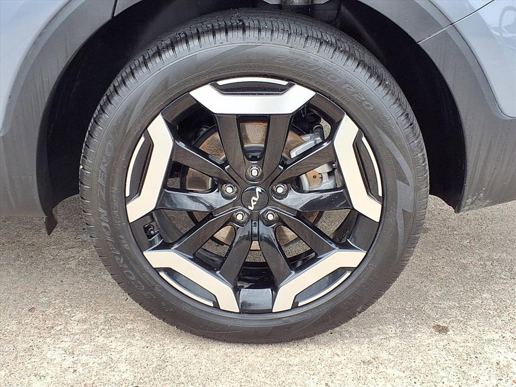 Used 2025 Kia Telluride EX w/ EX Captain's Chair Package image 33