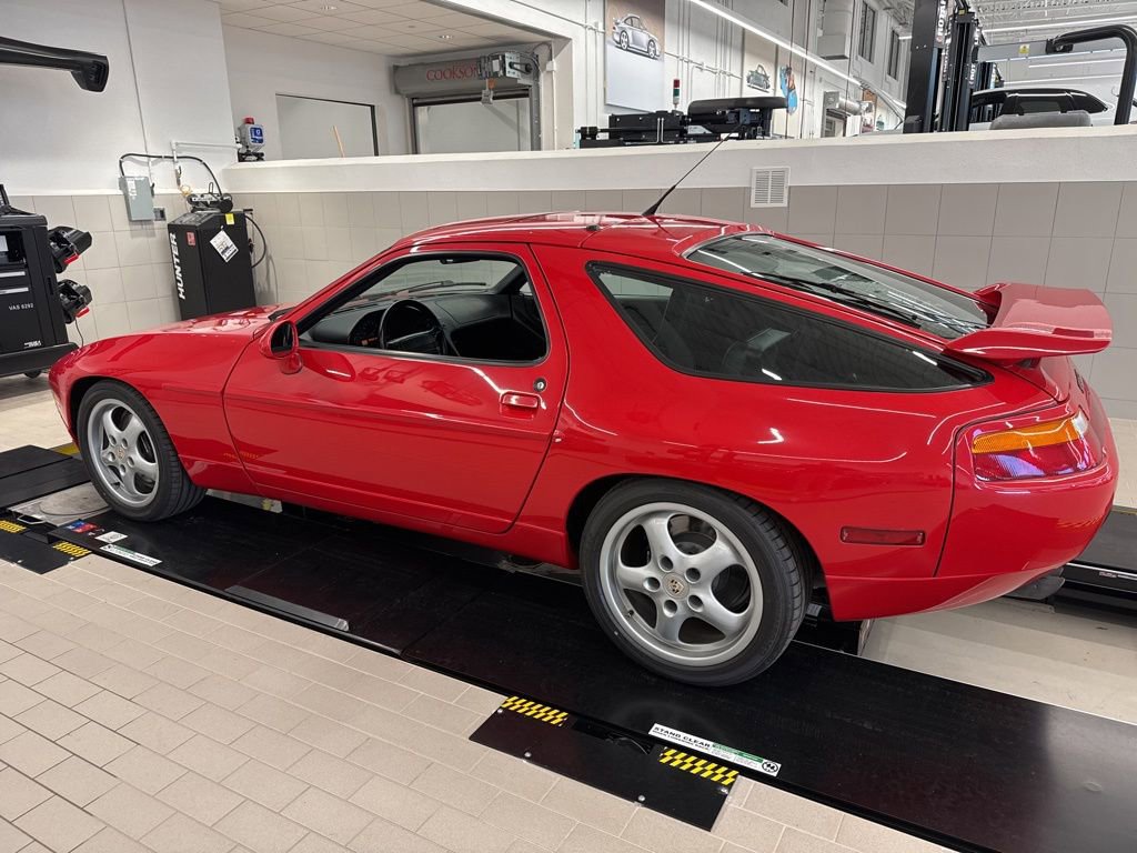 Used 1994 Porsche 928 GTS RWD image 1