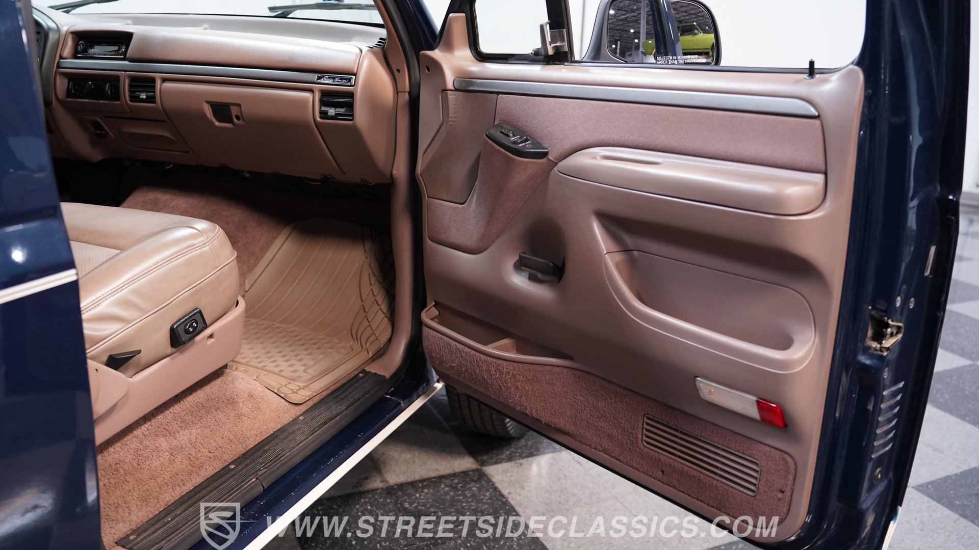Used 1992 Ford Bronco Eddie Bauer AWD/4WD image 40