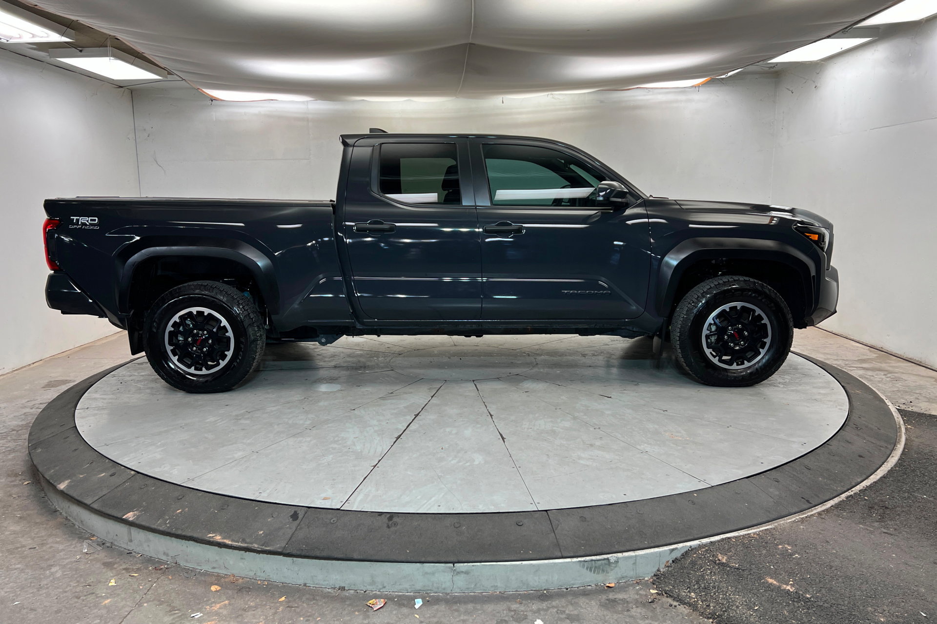 Used 2024 Toyota Tacoma TRD Off-Road image 6