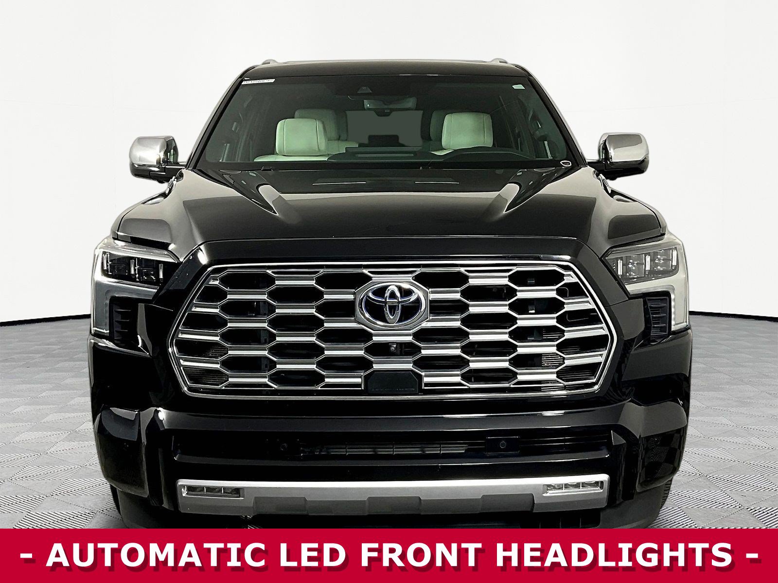 Used 2023 Toyota Sequoia Capstone AWD/4WD image 2