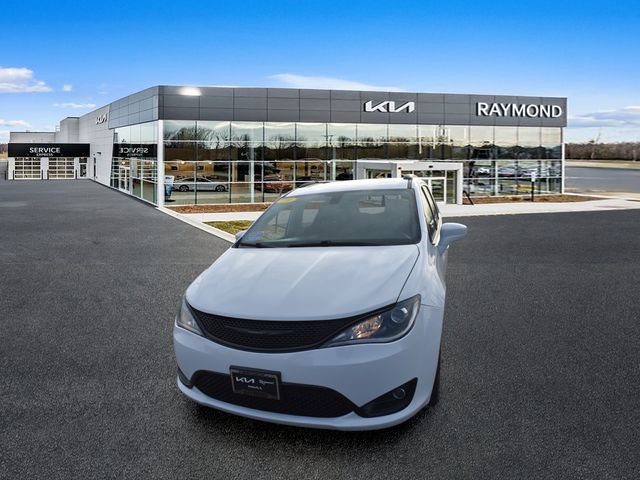Used 2019 Chrysler Pacifica Touring Plus w/ S Appearance Package FWD image 7