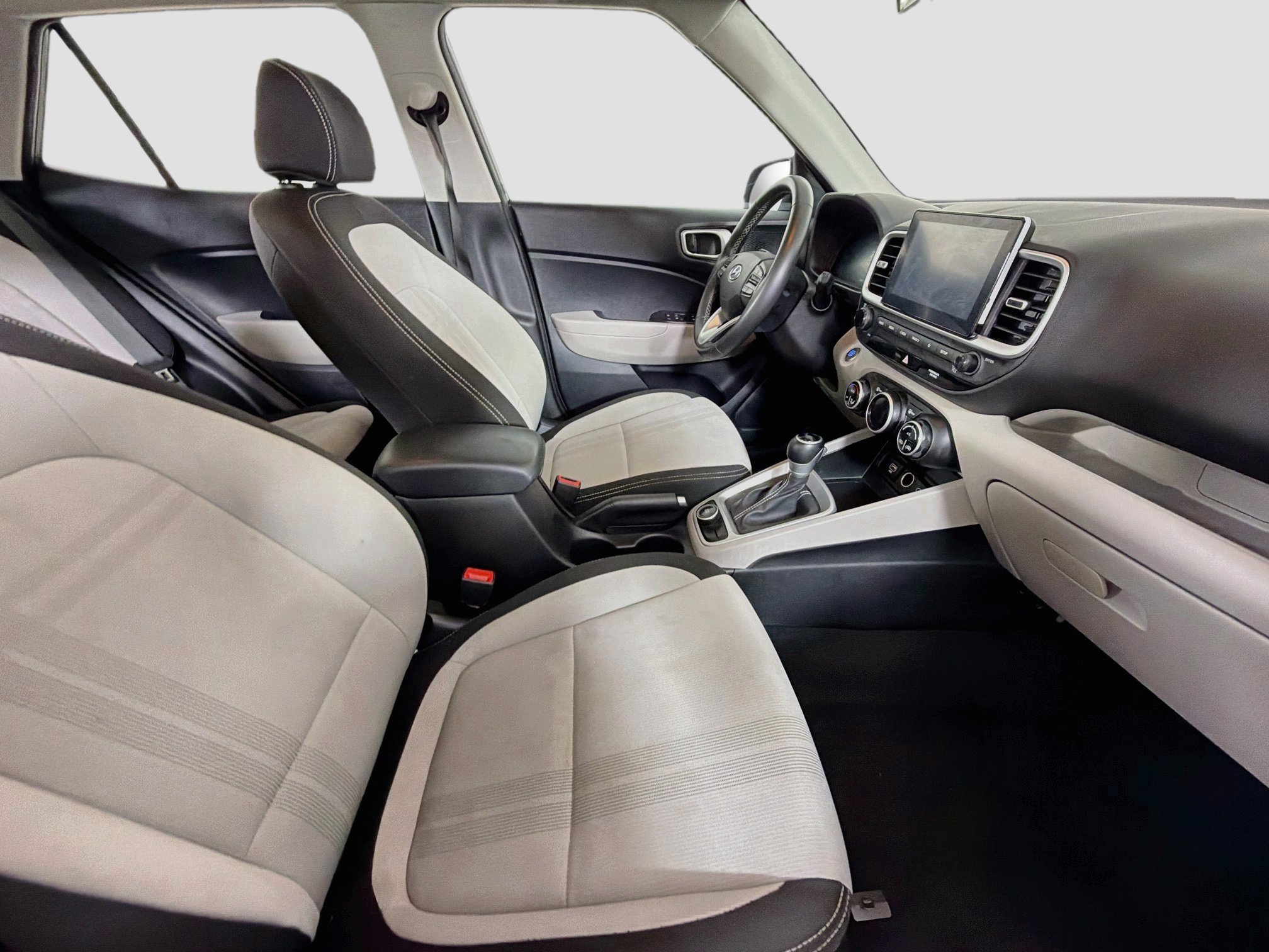 Used 2025 Hyundai Venue SEL FWD image 29