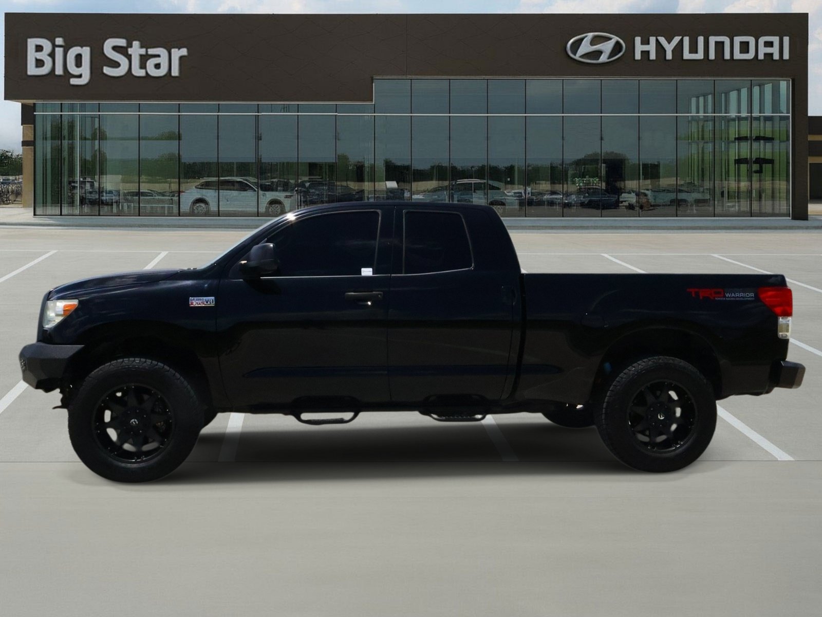 Used 2010 Toyota Tundra 4x4 Double Cab image 2