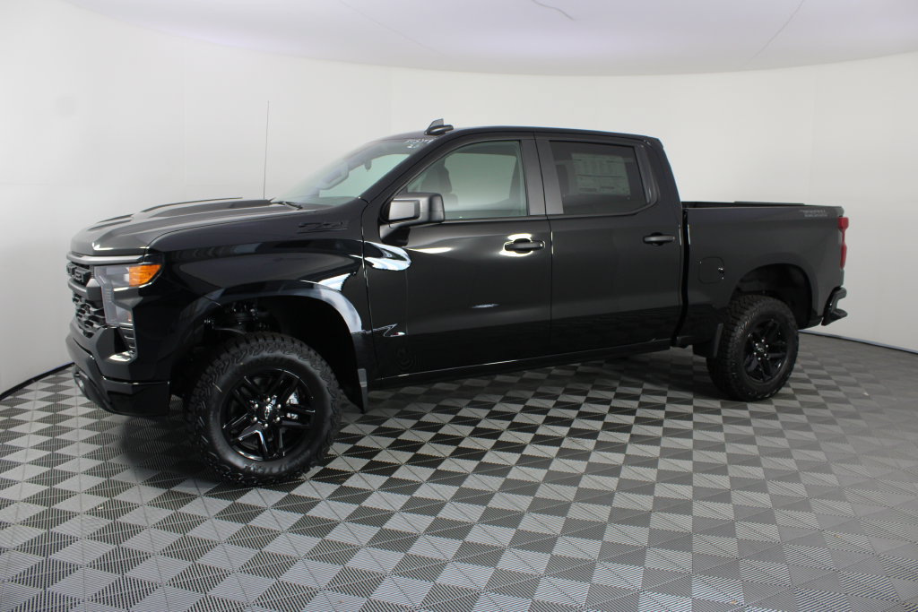 New 2026 Chevrolet Silverado 1500 Custom Trail Boss w/ Dark Appearance Package AWD/4WD image 2