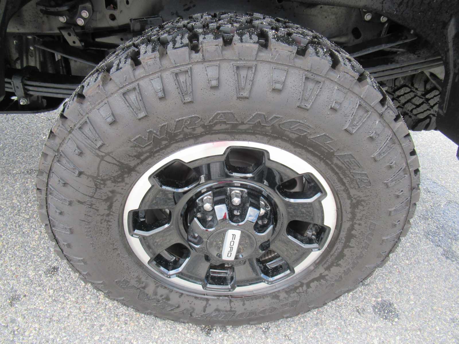 Used 2026 Ford F250 Lariat w/ Tremor Off-Road Package AWD/4WD image 9
