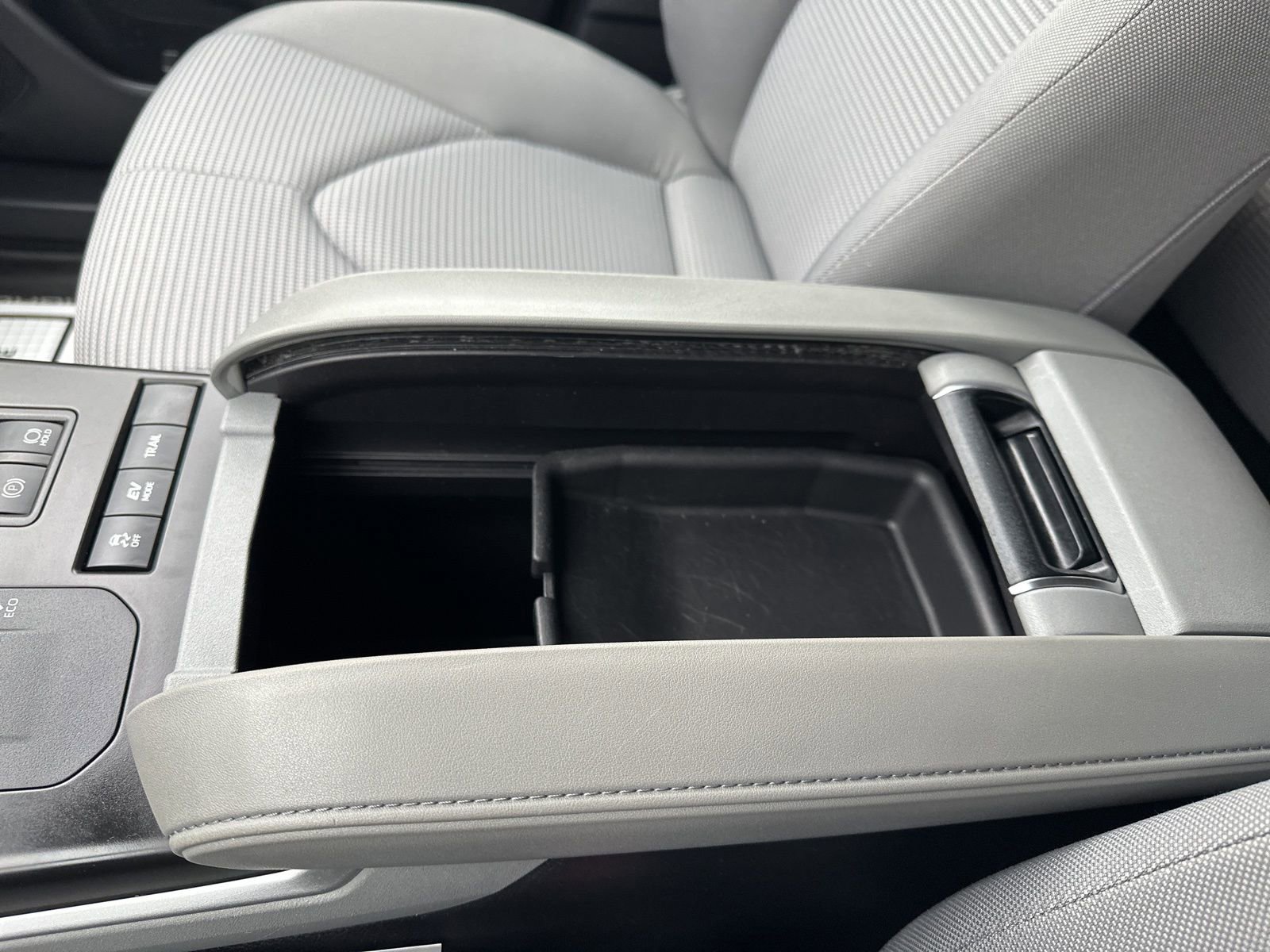 Used 2021 Toyota Highlander LE image 58