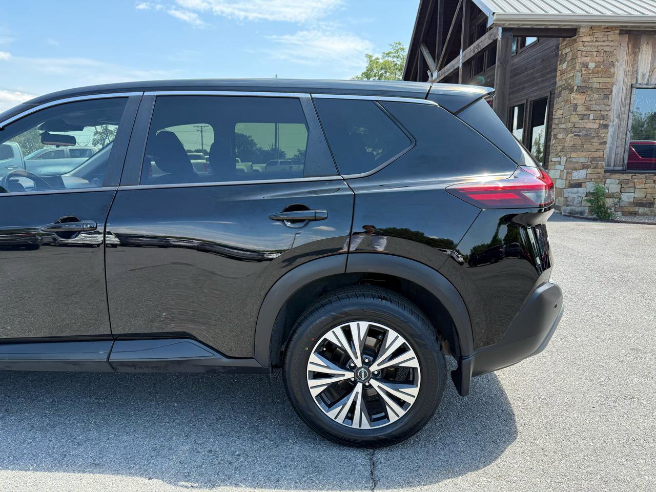 Used 2023 Nissan Rogue SV FWD image 37