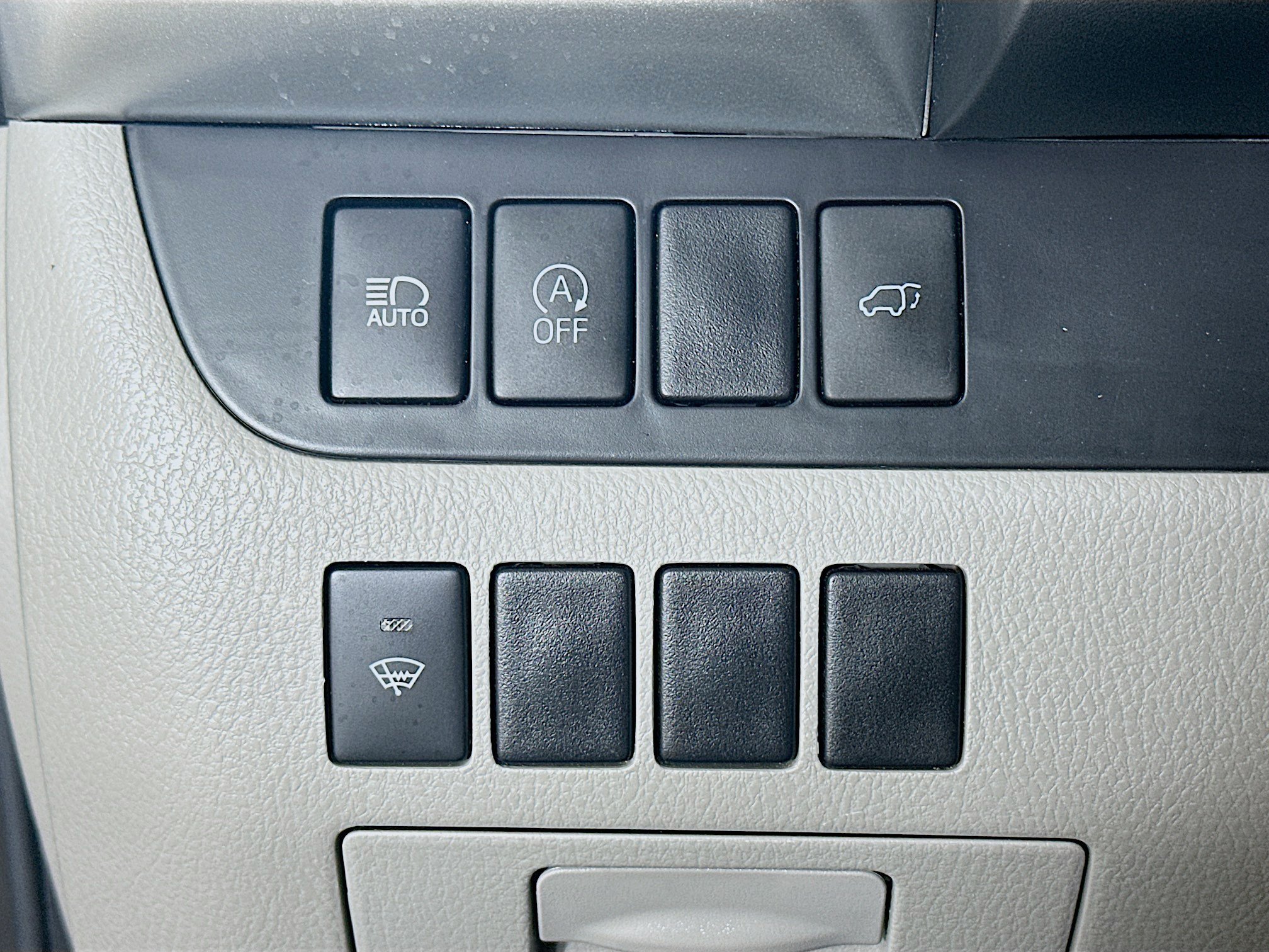 Used 2018 Toyota Highlander XLE FWD image 17