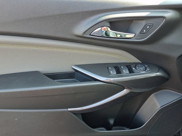 New 2026 Chevrolet Trax ACTIV w/ Sunroof Package FWD image 10