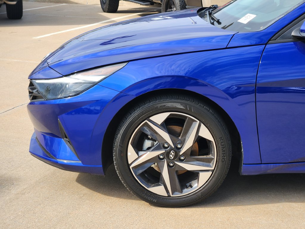 Used 2023 Hyundai Elantra SEL w/ Convenience Package FWD image 8